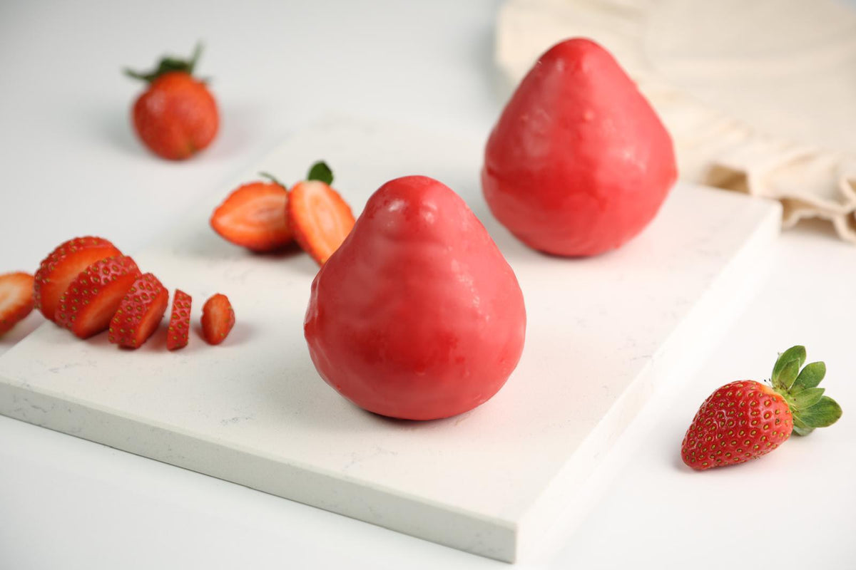 L'AMOUR ARTISAN STRAWBERRY CAKE 9/3.2 OZ
