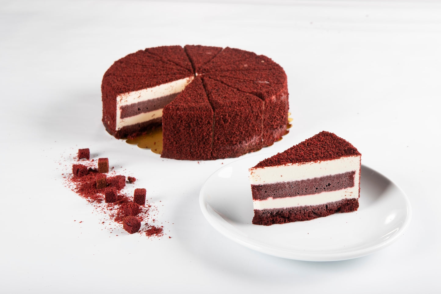 L'AMOUR RED VELVET CAKE PRE-SLICED 10 " X 4