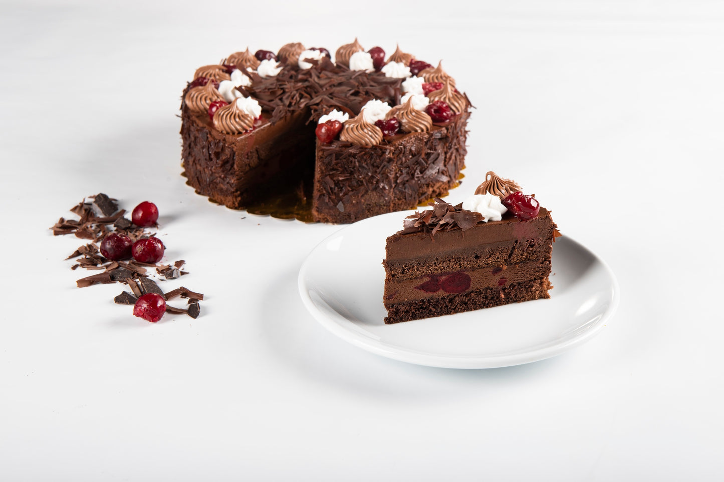 L'AMOUR BLACK FOREST PRE-SLICED CAKE 10" X 4